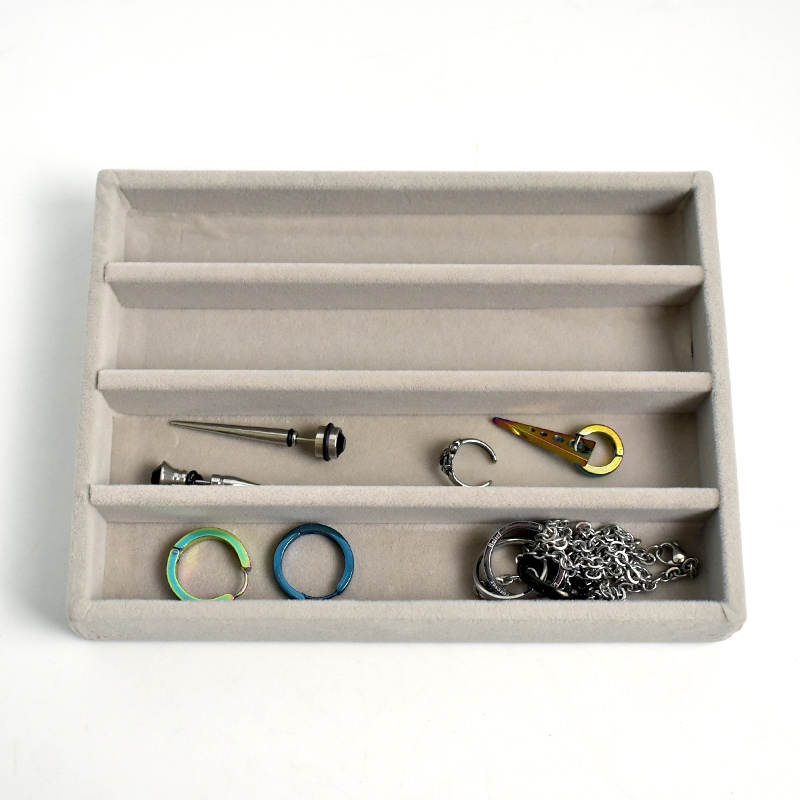 飾品收納盒哪裡買?【無印良品/大創】使用心得.價格.實測好用嗎? - 第8張圖 絨布收納盒